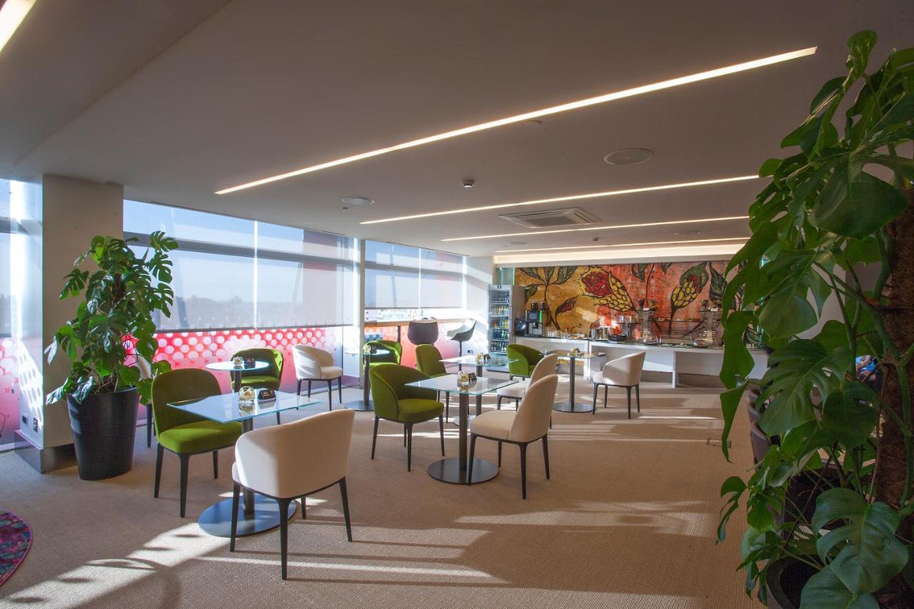 Executive Suite Executive Lounge Access