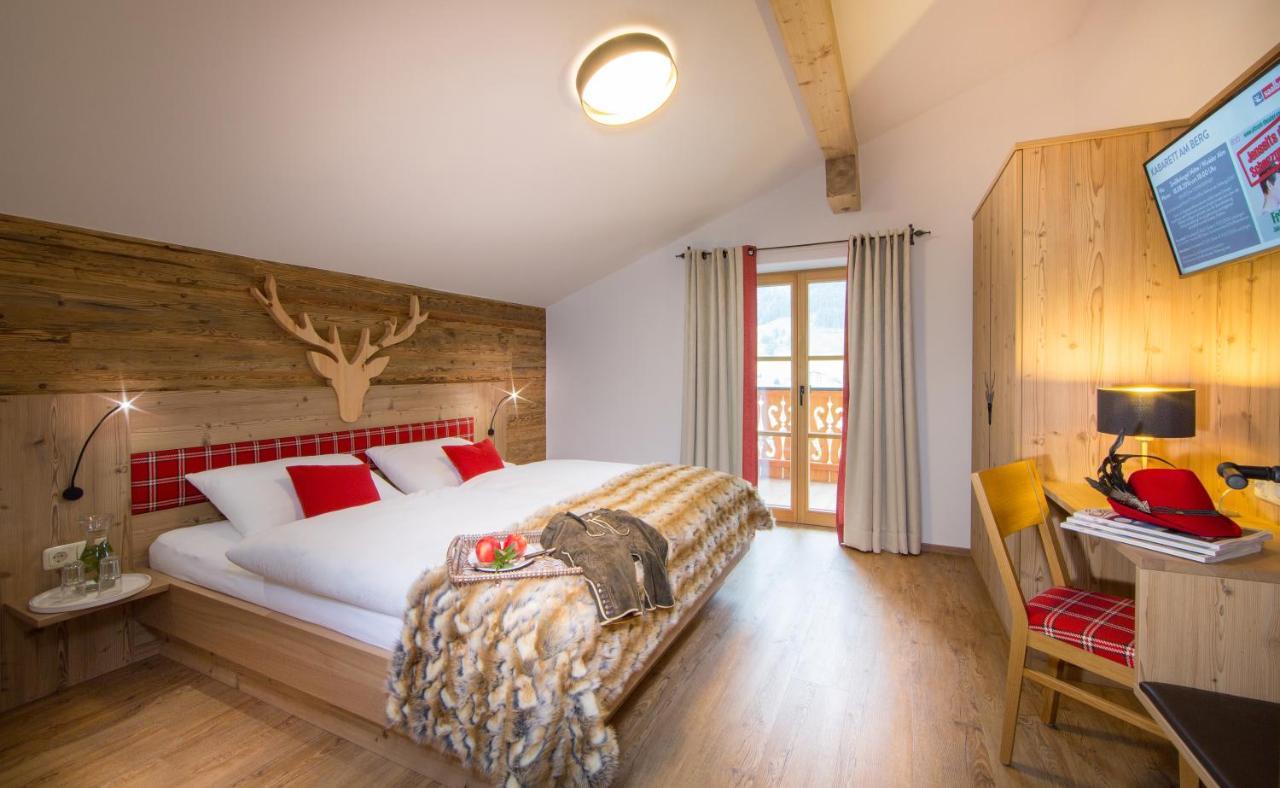 Deluxe five-bedroom Chalet Sauna