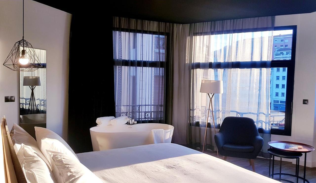 Deluxe King Room River View,1501876468:JPEG