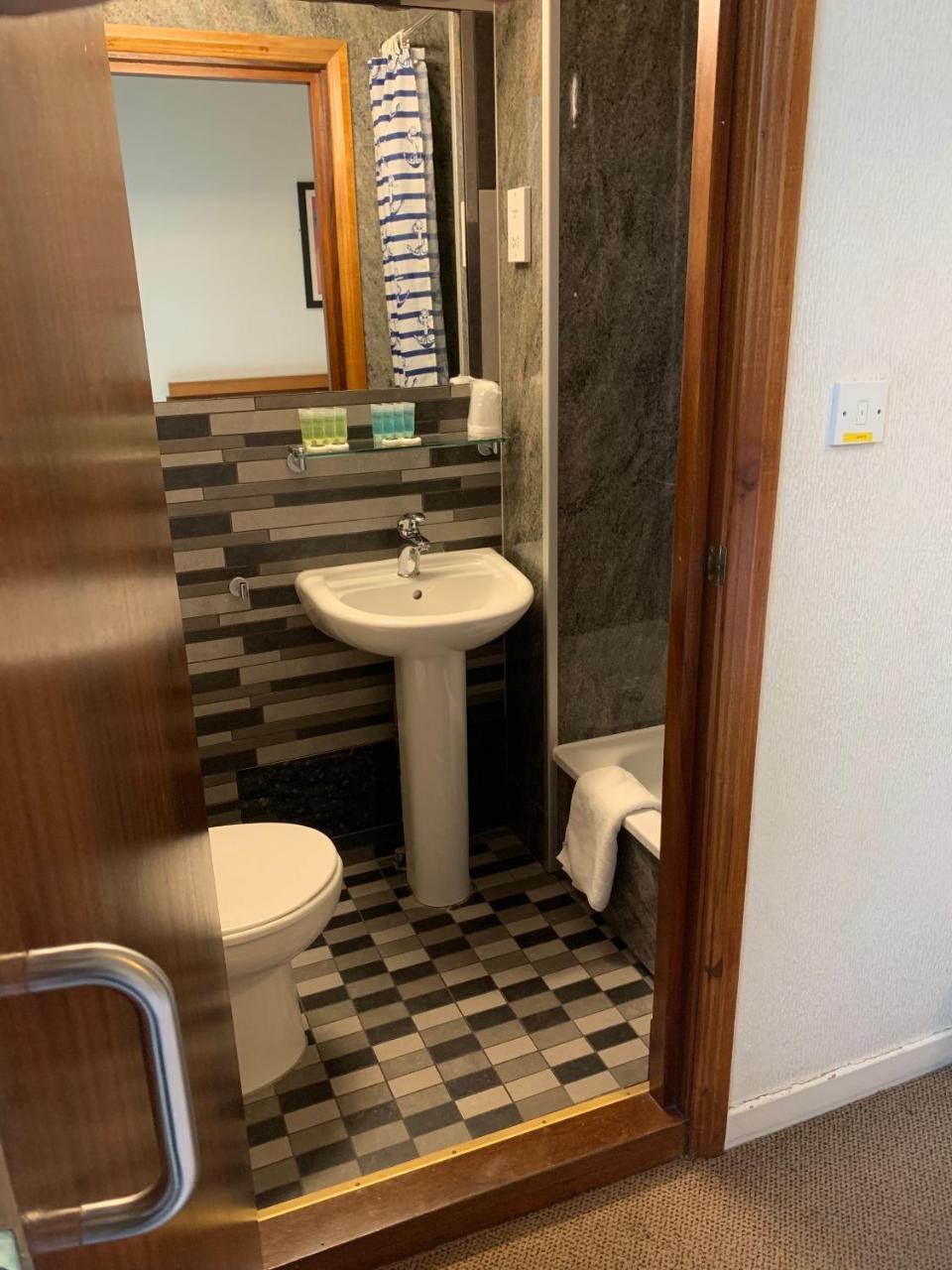 Familiekamer met Eigen Badkamer