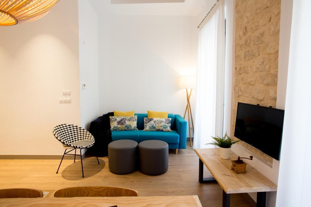 One-Bedroom Apartment Shower