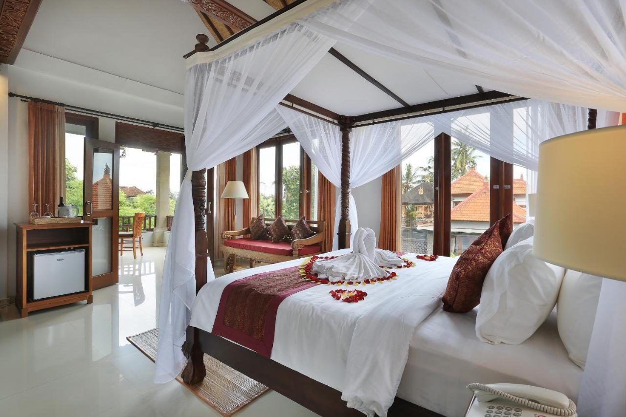 Suite Pool View