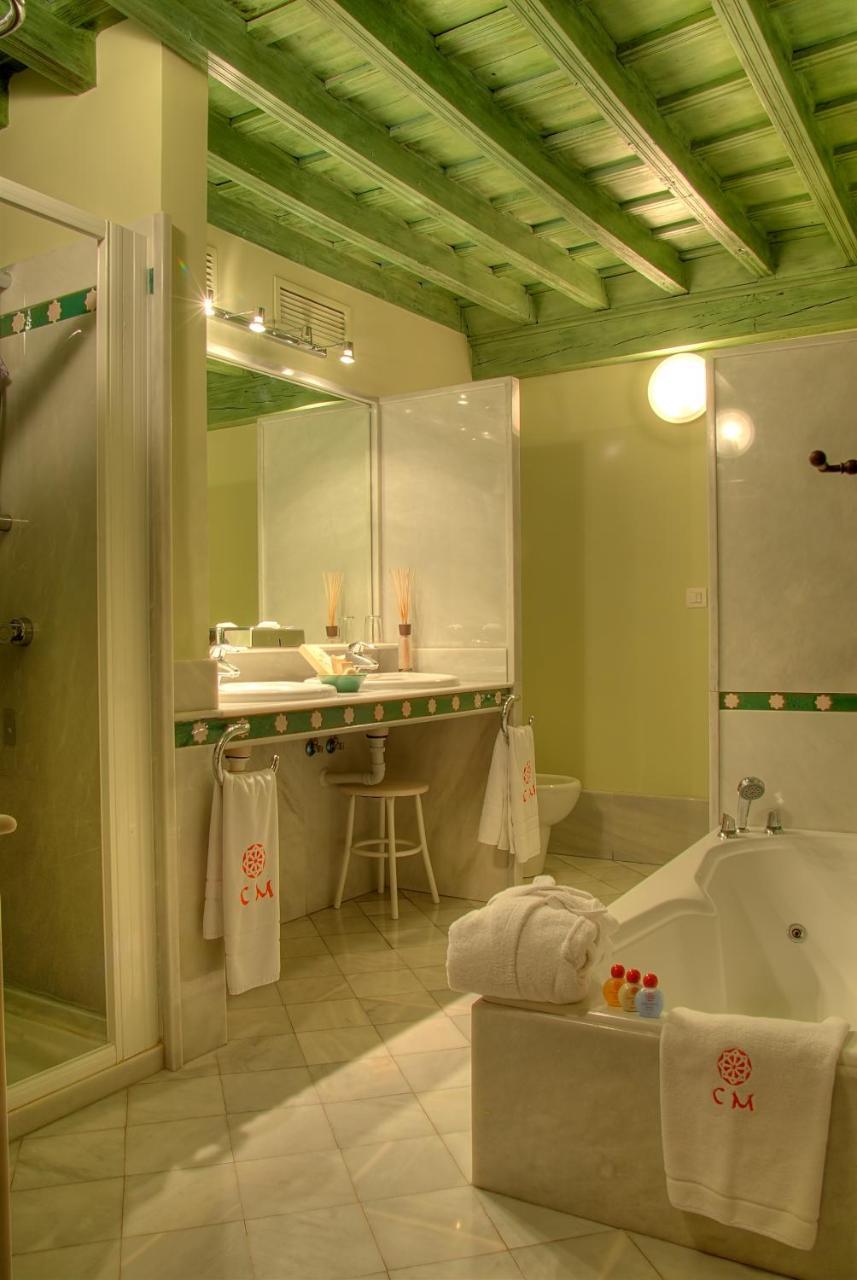 Deluxe Double Room lateral Alhambra view