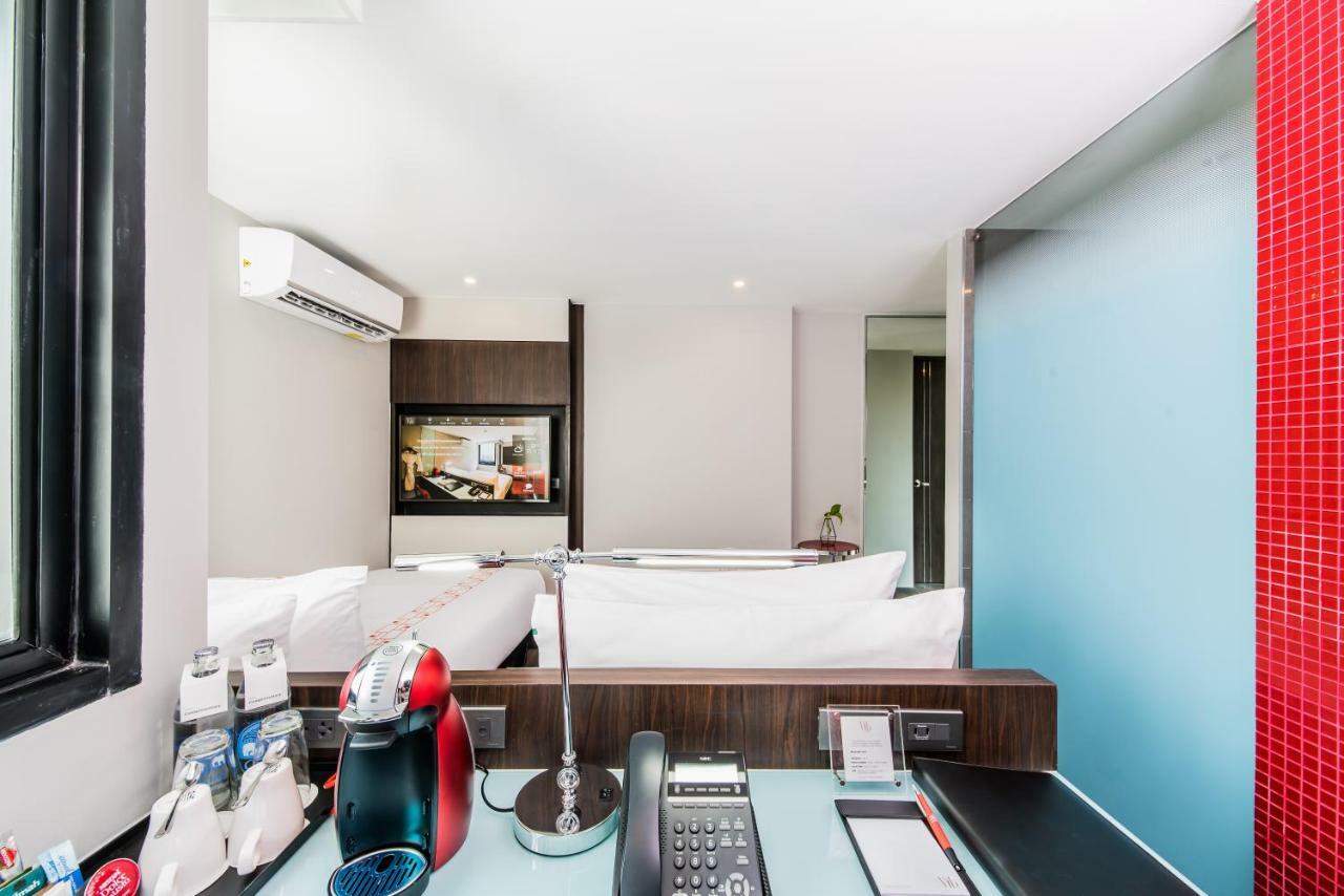 Deluxe Twin Room Corner Room or Non-Smoking