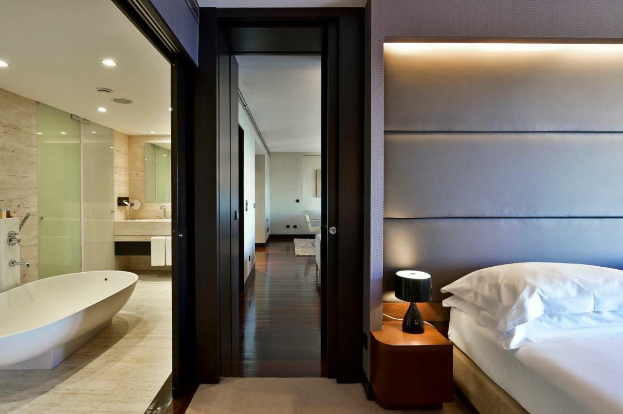 Penthouse,784066395:JPEG