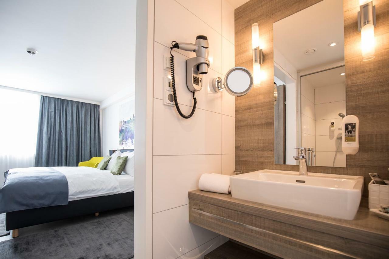 Privilege Room