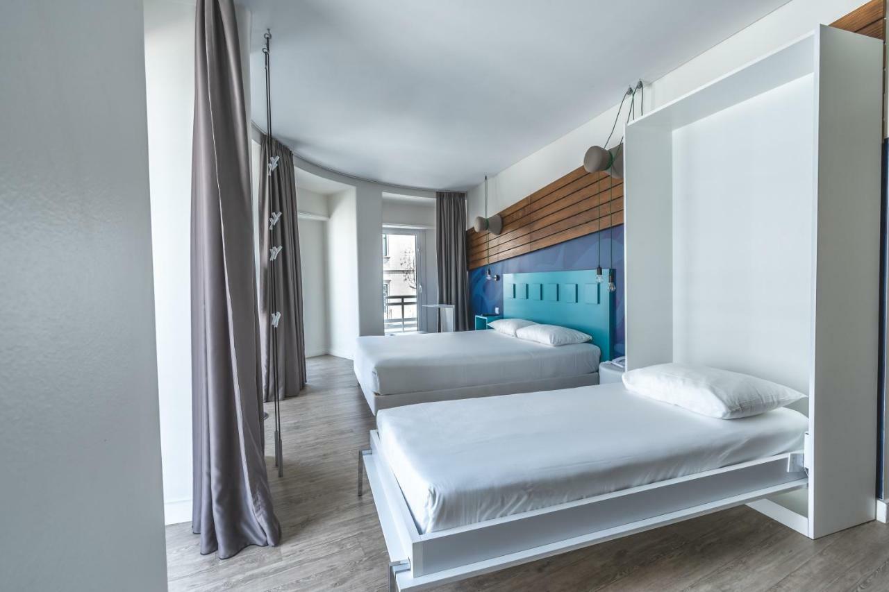 Driepersoonskamer met 1 Tweepersoonsbed en 1 Eenpersoonsbed