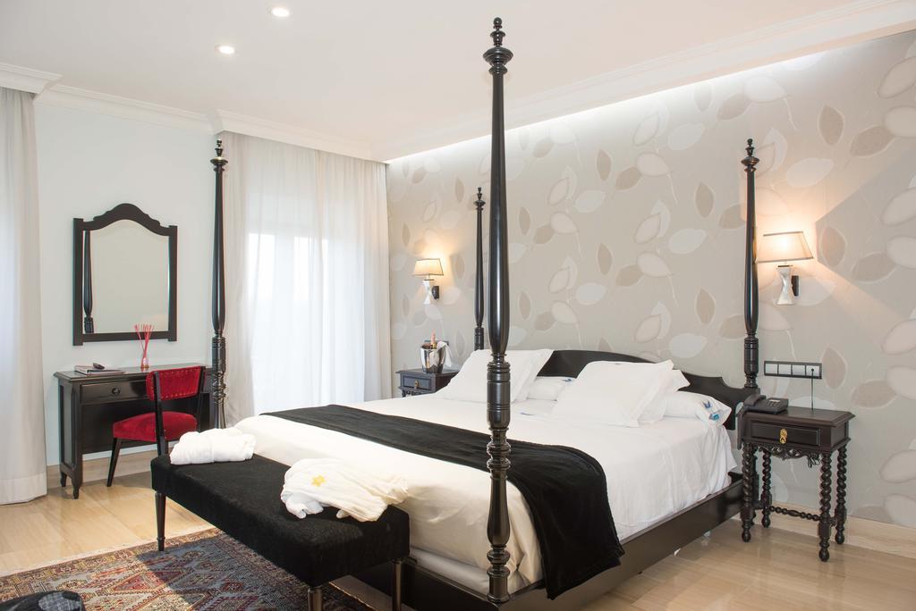 Double or Twin Room Balcony