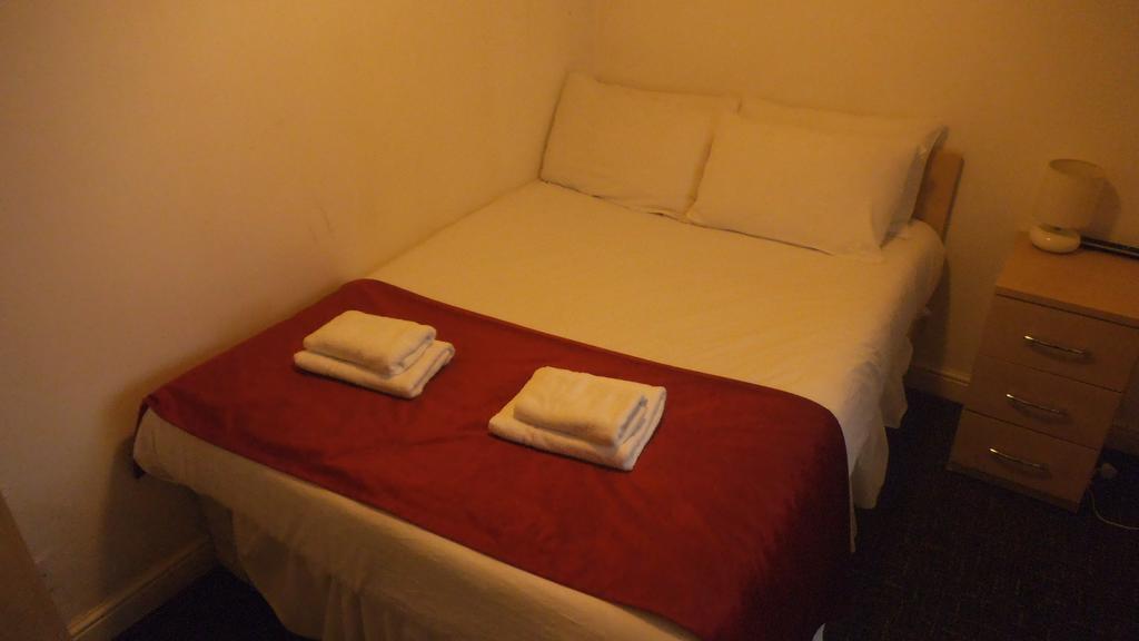Tweepersoonskamer met Gedeelde Badkamer