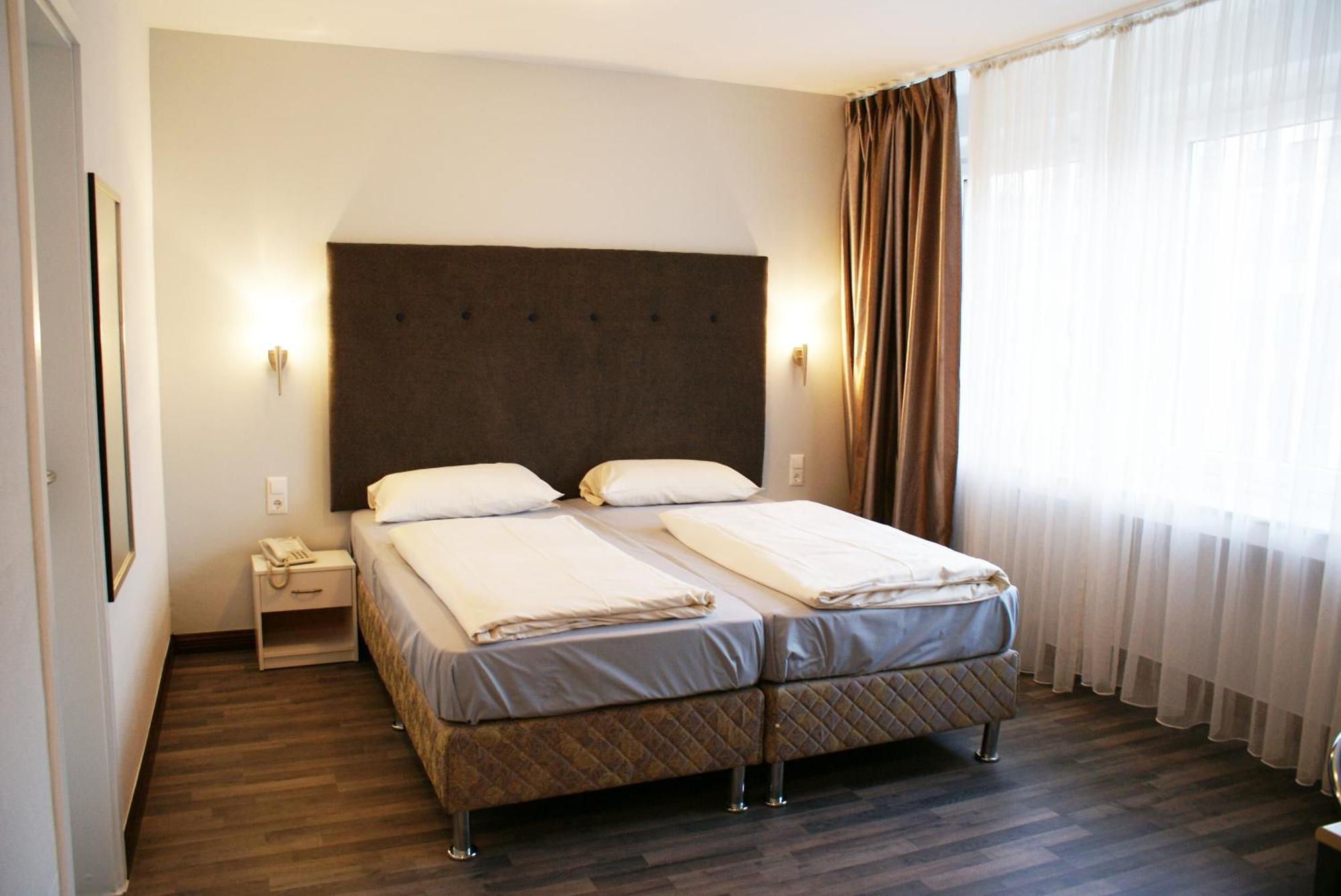 Double or Twin Room,1219335055:JPEG