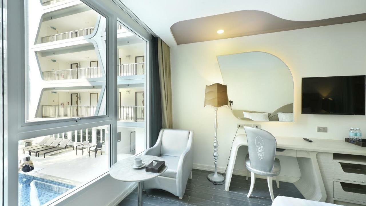 Deluxe Double or Twin Room Pool View