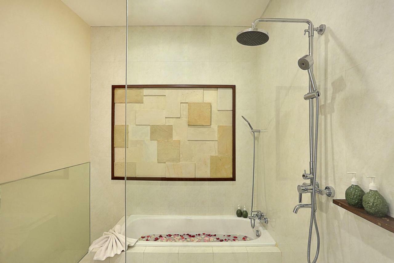 Deluxe Double or Twin Room Pool View
