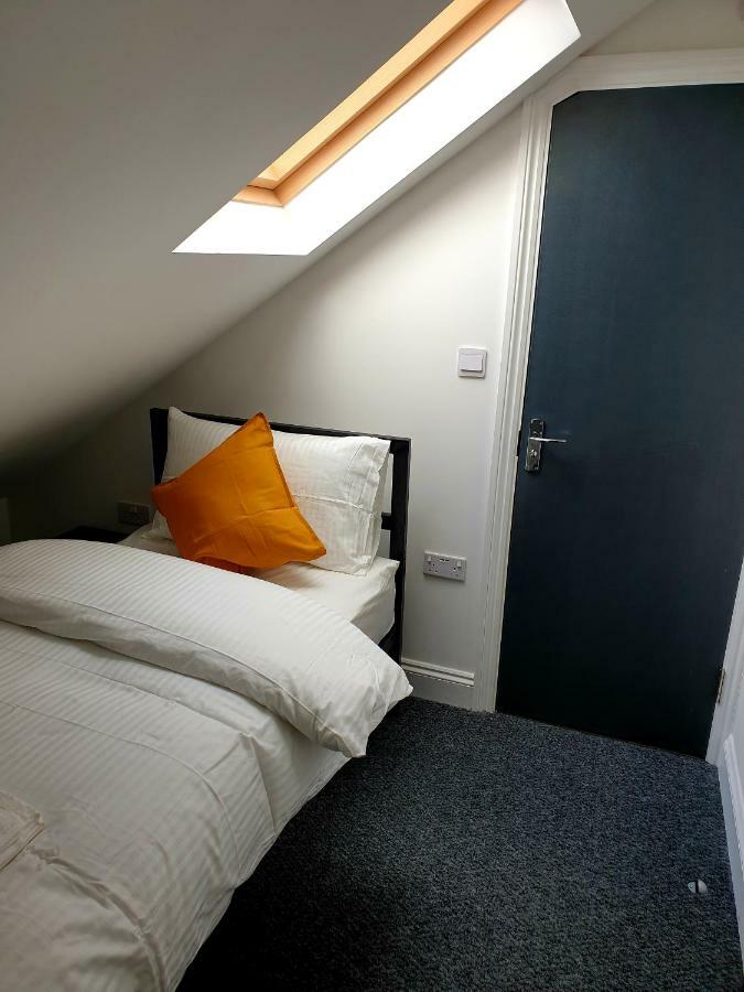 Budget Eenpersoonskamer met Eigen Badkamer
