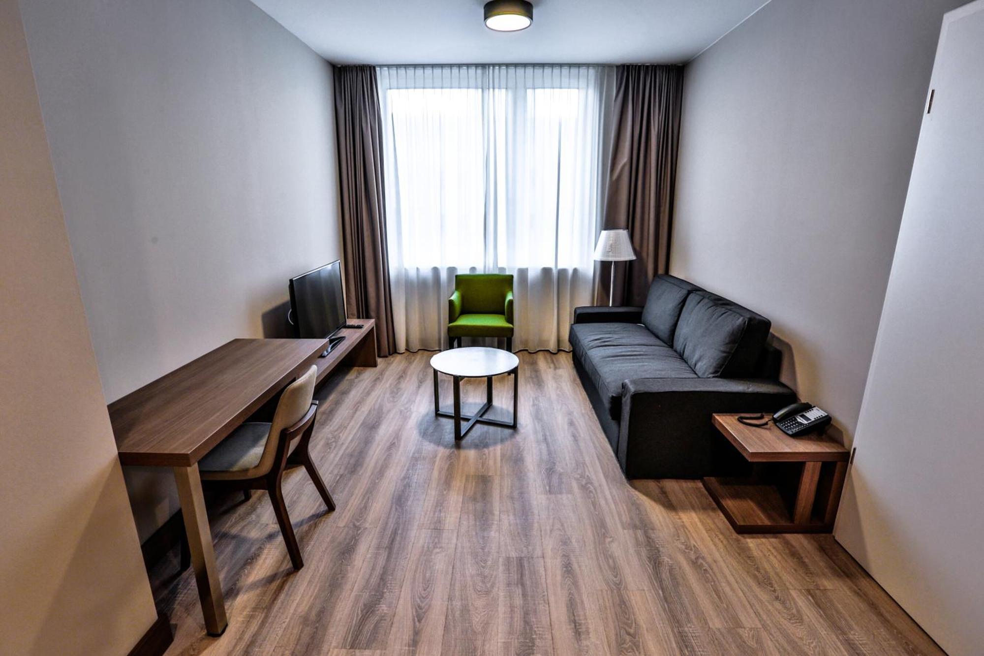 One-Bedroom Apartment,824998205:JPEG