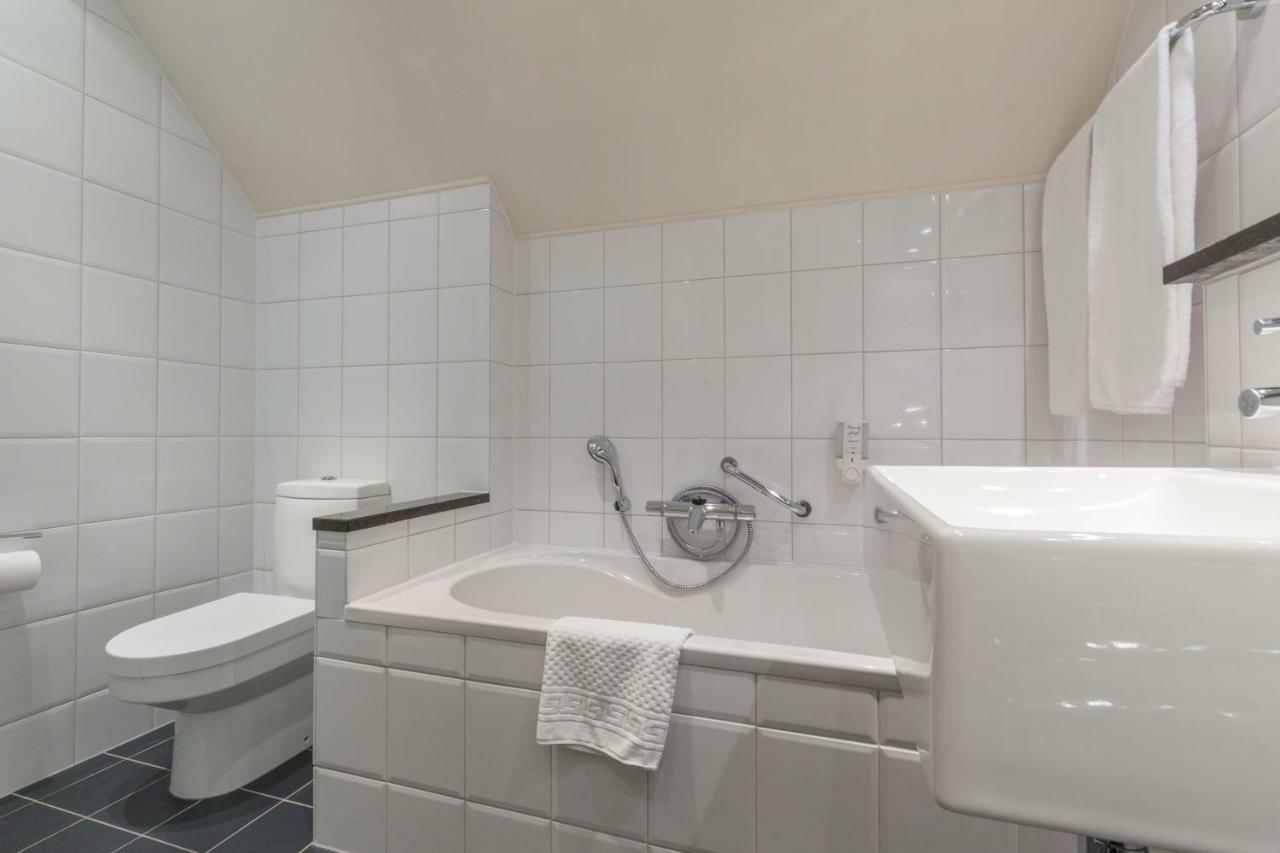 Family Room,828703160:JPEG