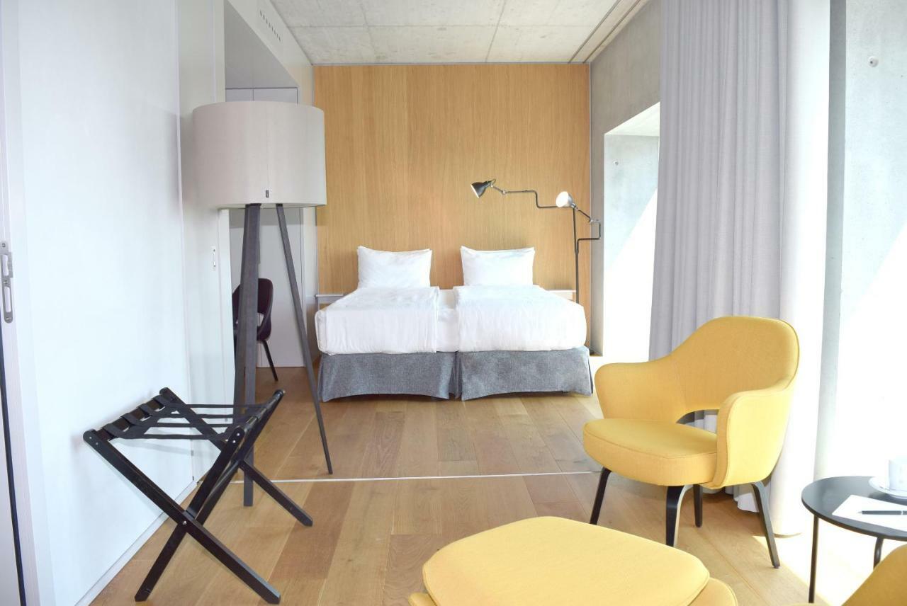 Boutique Studio,835508633:JPEG