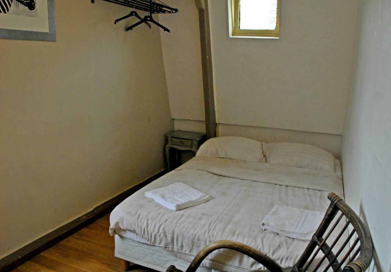 Standaard Tweepersoonskamer met Gedeelde Badkamer