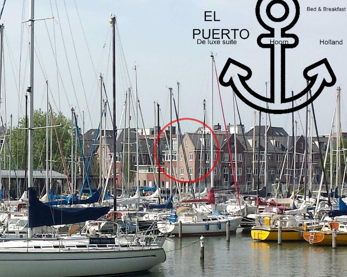Tweepersoonskamer met uitzicht op de haven