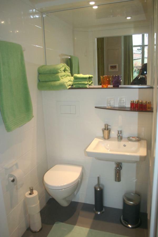 Moderne Kamer met Uitzicht op de Tuin - Begane Grond