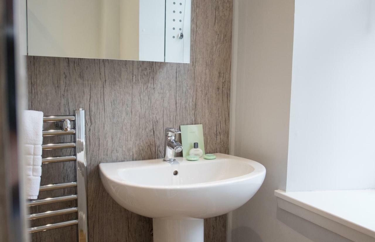 Luxury One-Bedroom Apartment