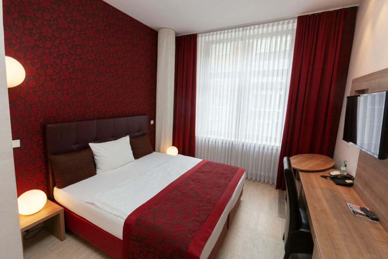 Standard Double Room,907206418:JPEG