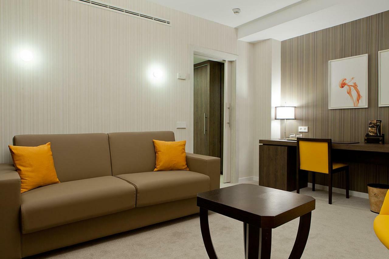 Superior Family Room