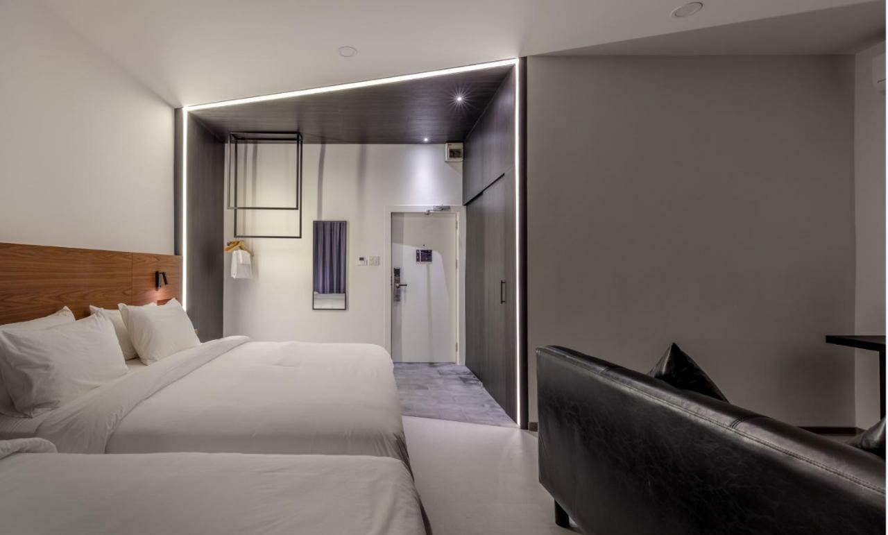 RENO TRIPLE SUITE
