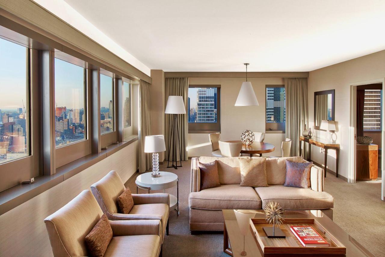 Suite met 1 Slaapkamer en 1 Kingsize bed 1 Slaapbank - Uitzicht op de Skyline