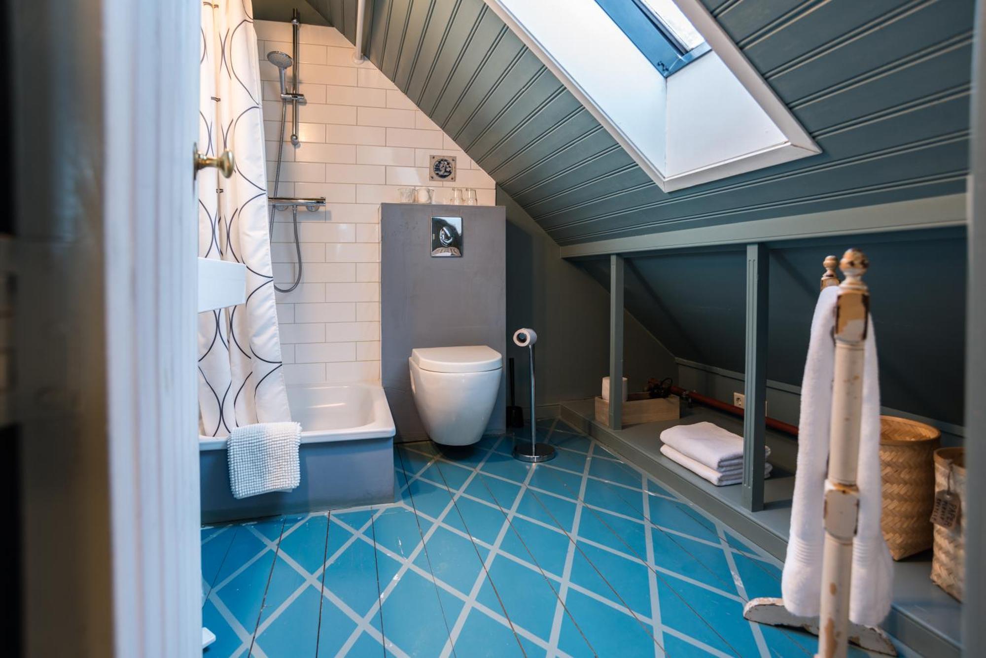 Double Room Private Bathroom