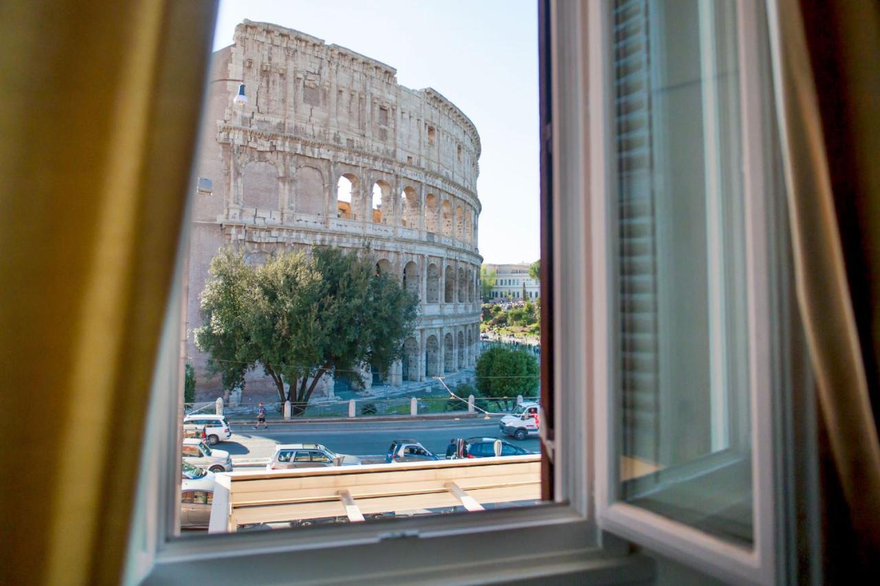 Tweepersoonskamer met Uitzicht op het Colosseum