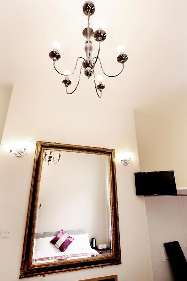 Basic Driepersoonskamer met Gedeelde Badkamer