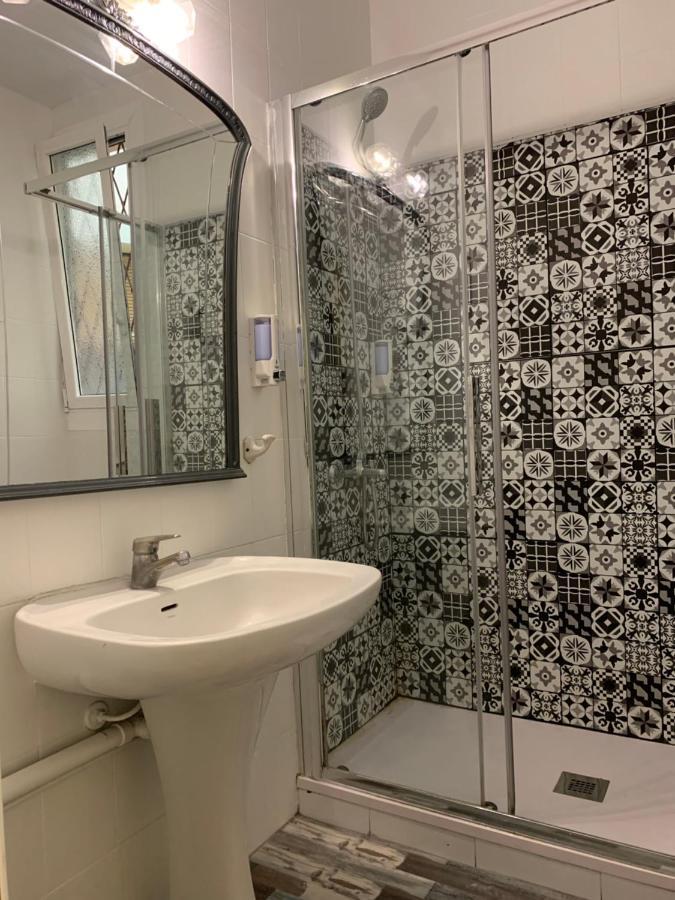 Eenpersoonskamer met Gedeelde Badkamer