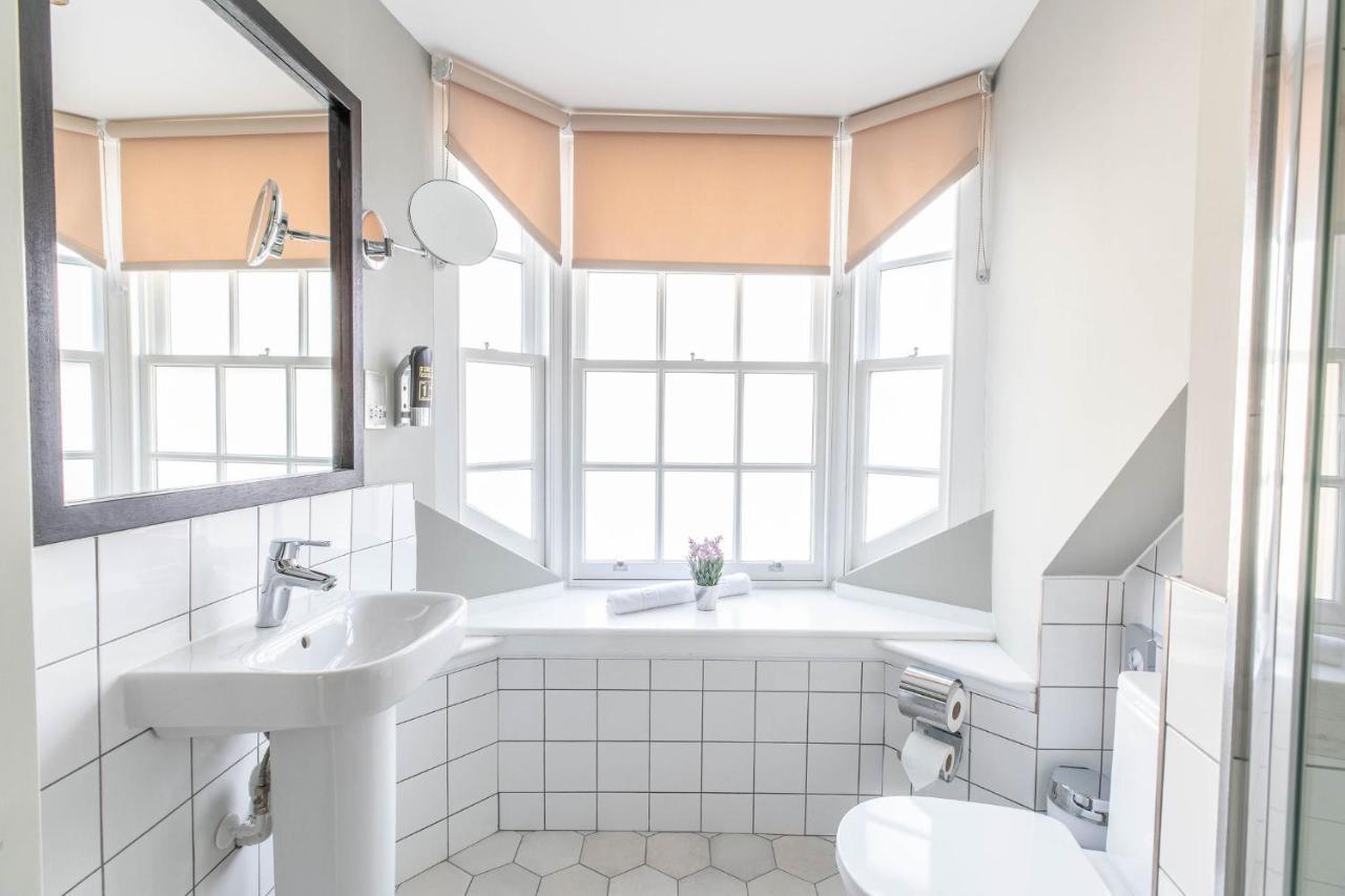 Deluxe Family Suite