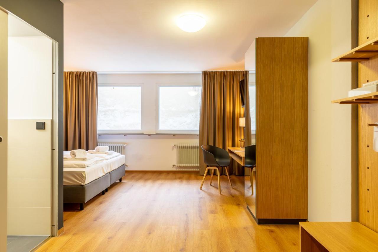 Kamer met Kingsize Bed