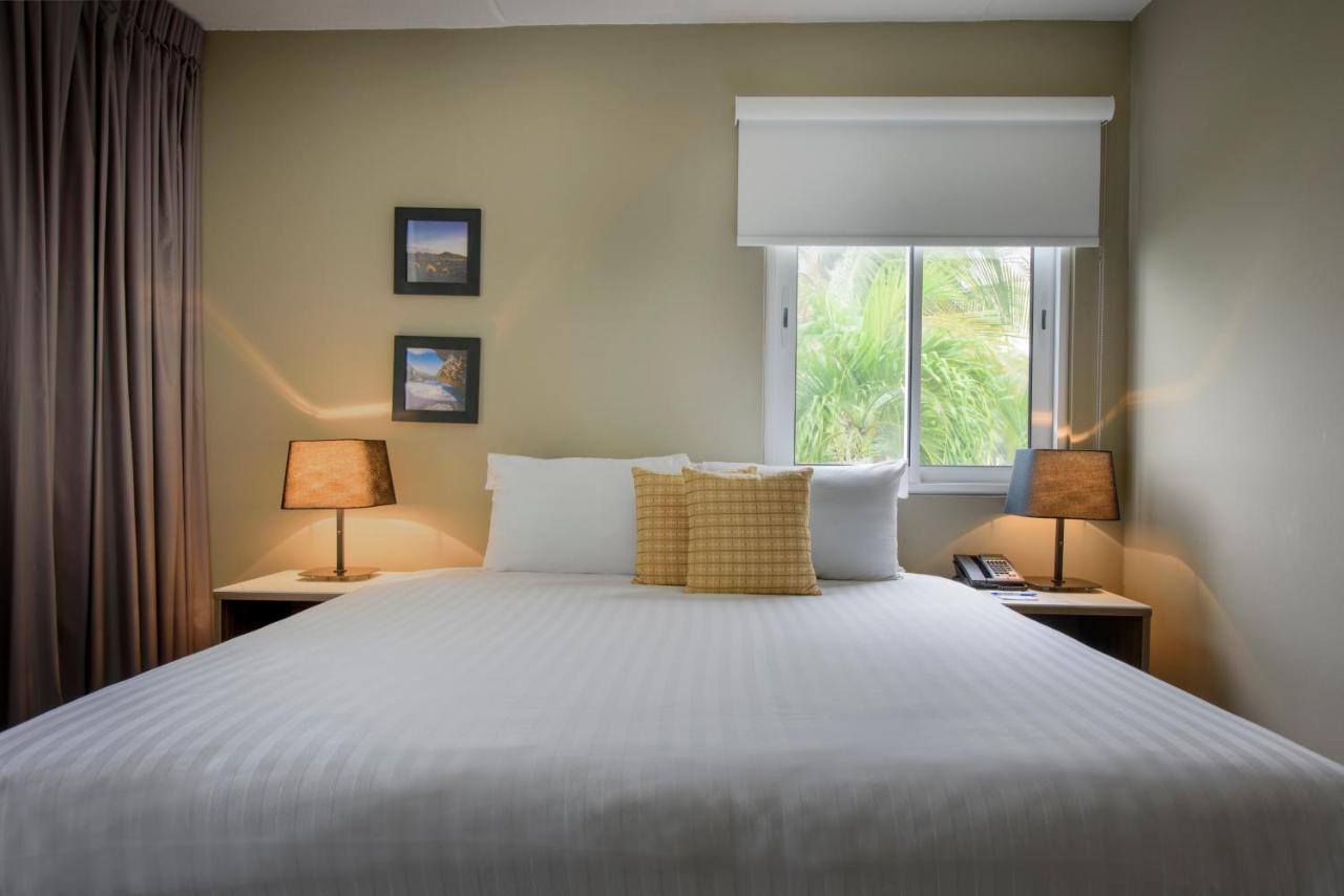 Royal Beachfront 3-Bedroom Apartment