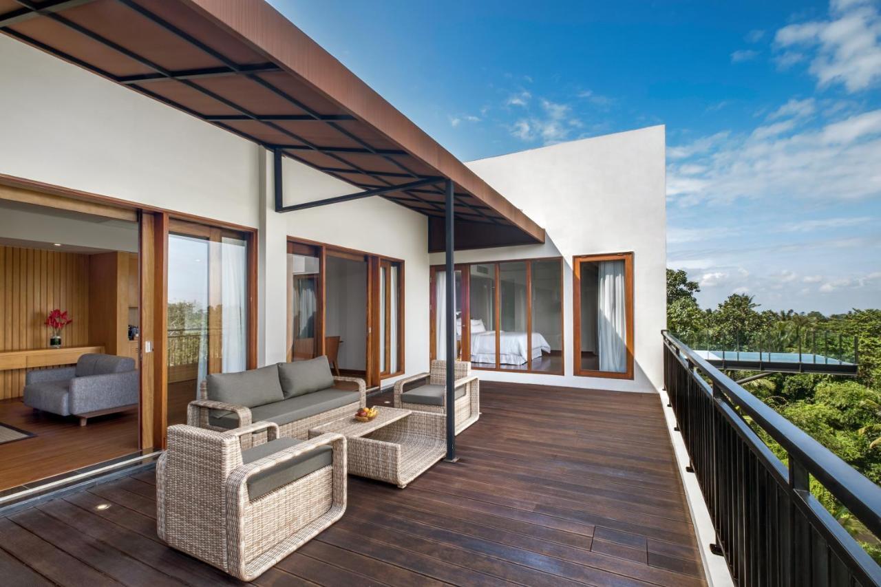 Puri Penthouse Penthouse 1 King Garden view Balcony Mini Bar Daily Shuttle to Monkey Forest Daily Yoga Bike to borrow Family Activity 24 Hour access to Motion Fitness Center