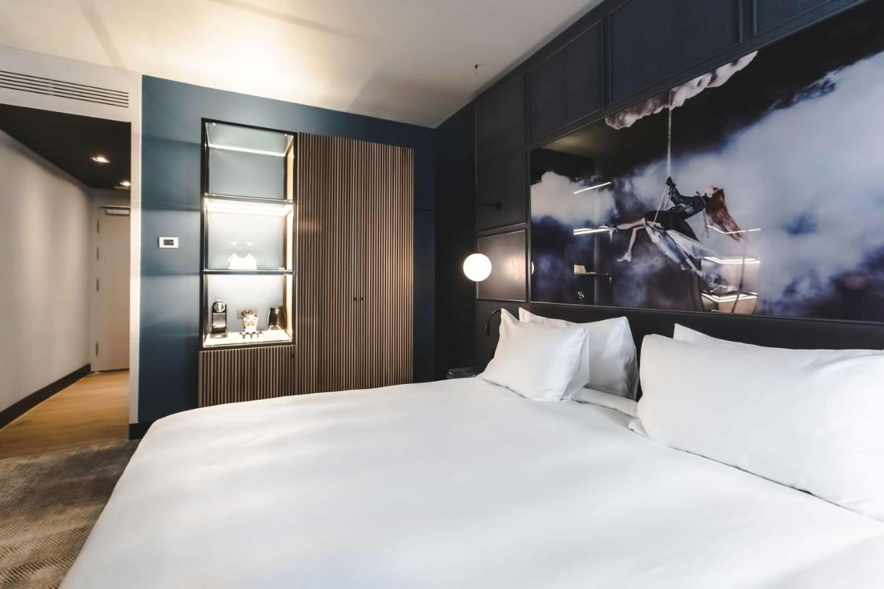 Premium Room Balcony Square View