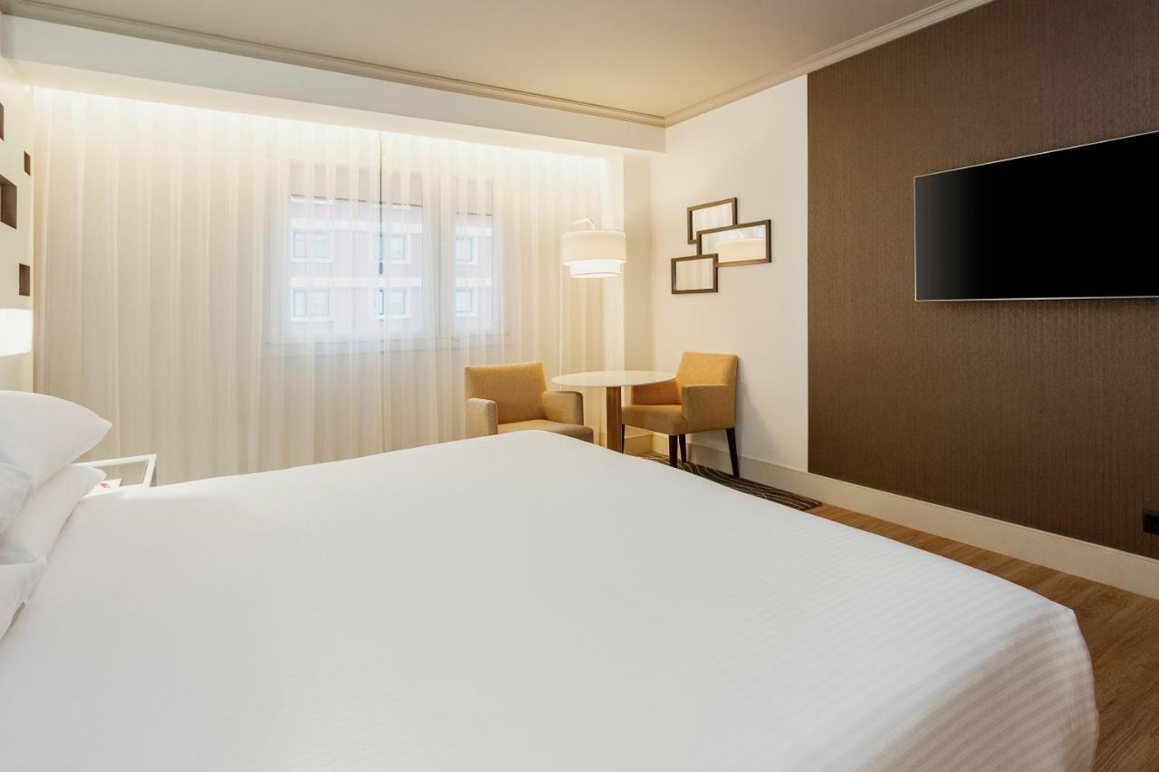 Executive King Room Lounge Access