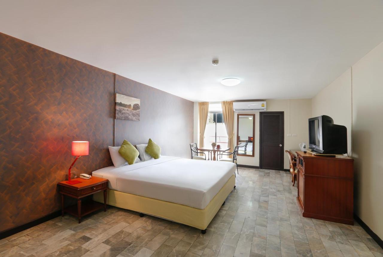 Deluxe Double or Twin Room