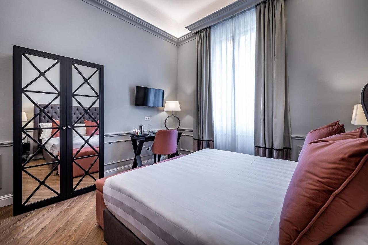 Queen Room with double bed