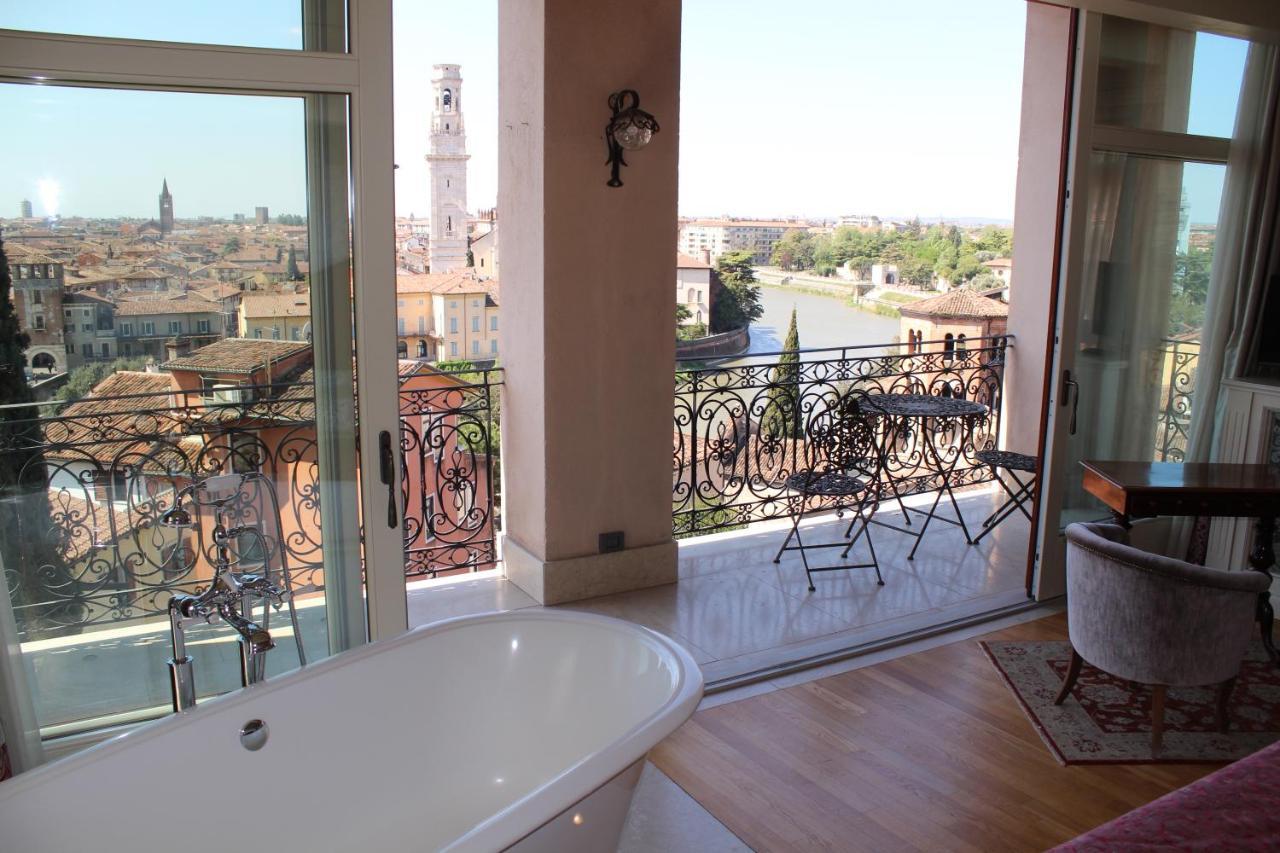 Kamer met Queensize Bed en Balkon