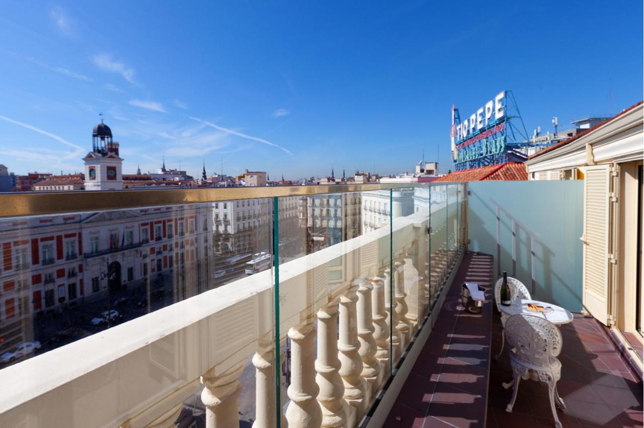 Premium Triple Room Terrace Puerta del Sol Views