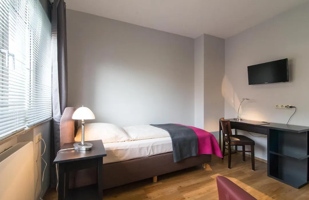 Hotel Klein Frankfurt East-1