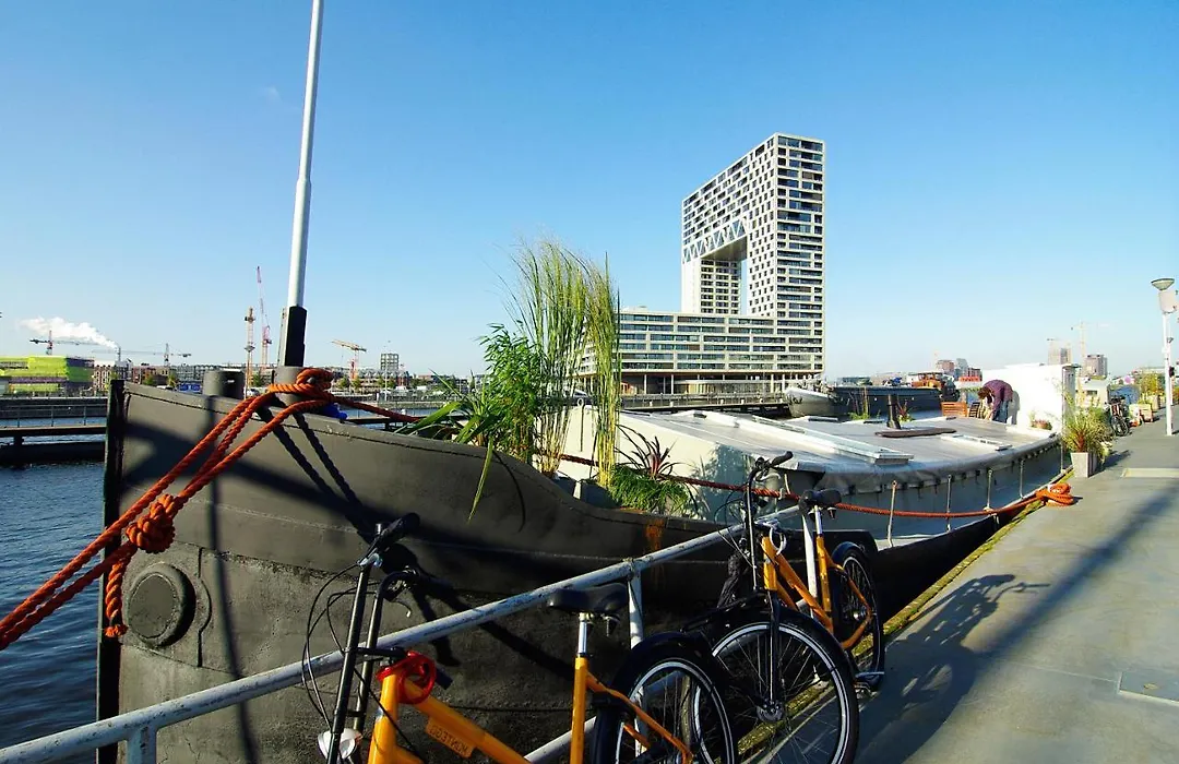 Eco Houseboat-1