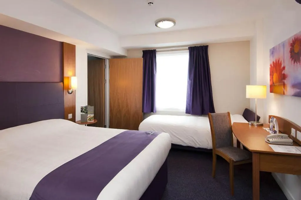 Premier Inn London Docklands Excel-1