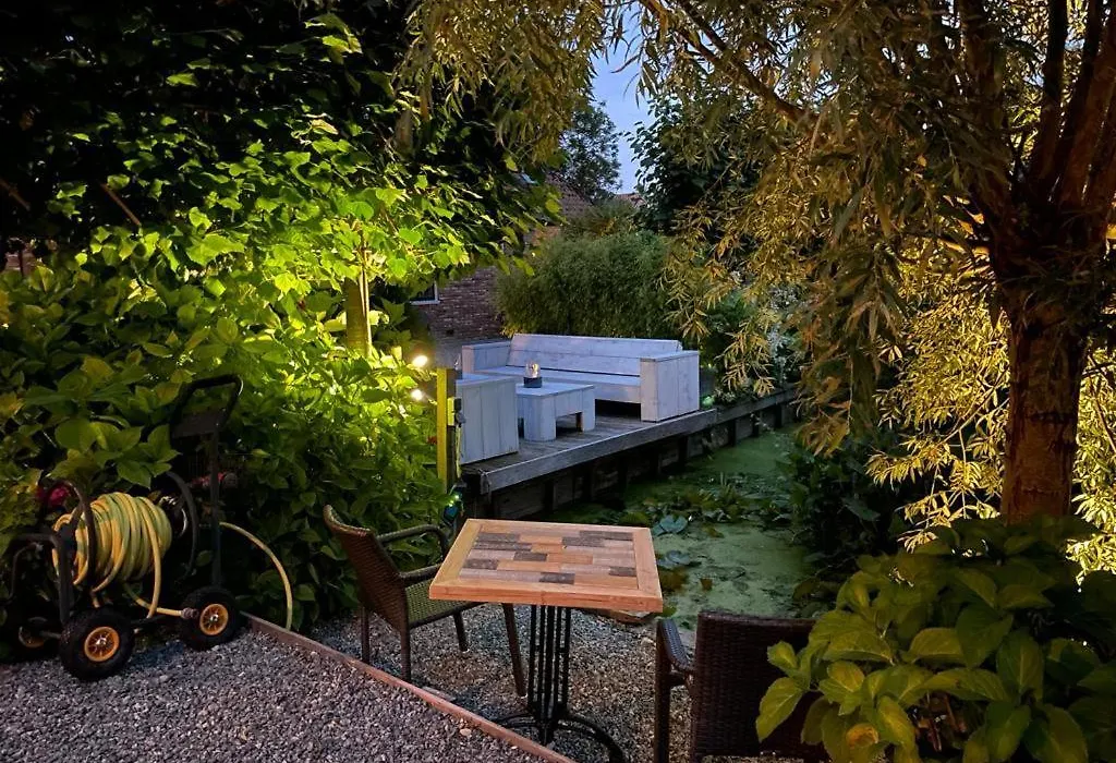 Flora'S B&B-1
