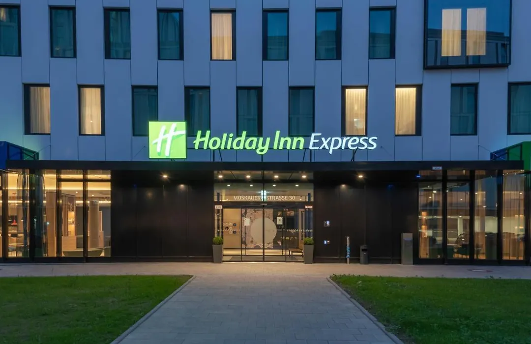 Holiday Inn Express Duesseldorf - Hauptbahnhof By Ihg-1