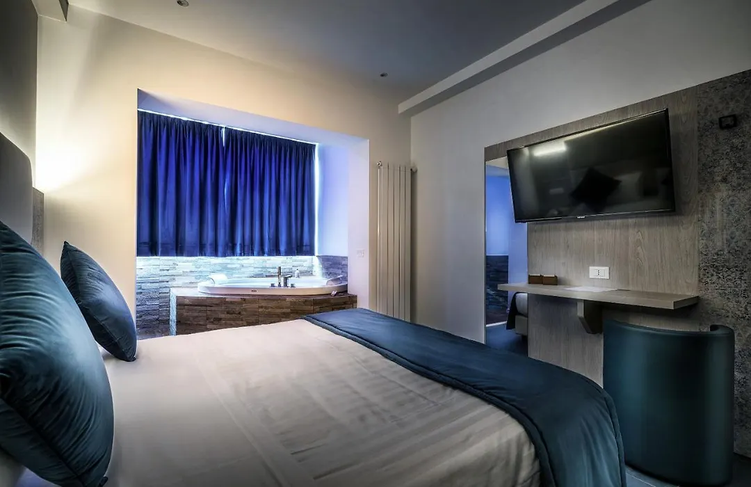 Suite Blue Style-1