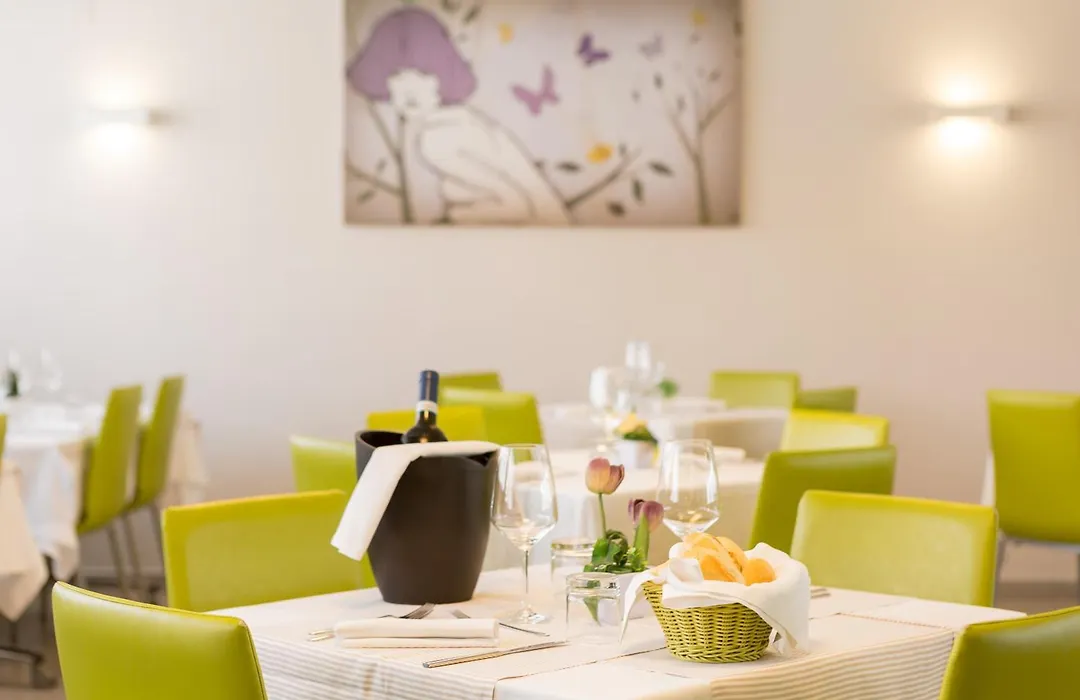 Hotel Cristina-1