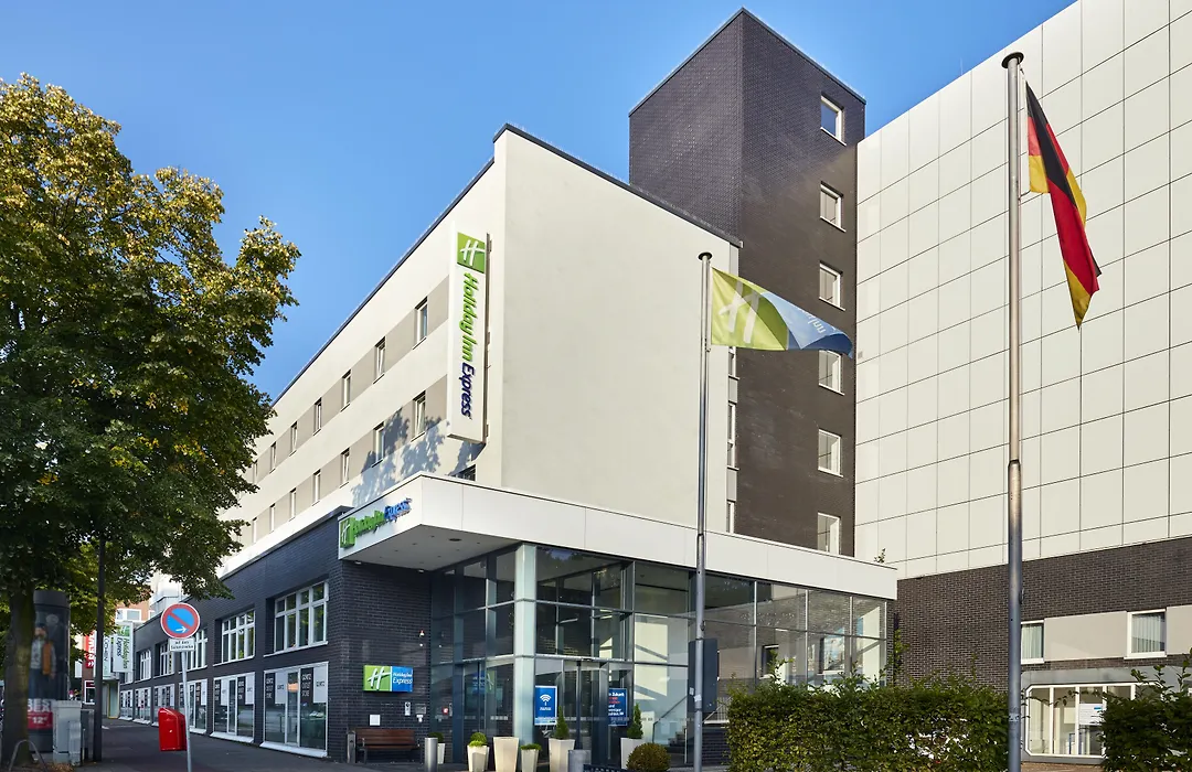 Premier Inn Hamburg City Alster-1
